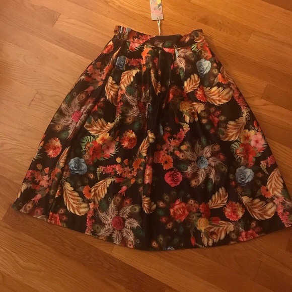 Shikha London Printed Skirt - Picture 4 of 4